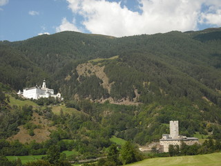 Fototapeta na wymiar castello alpino