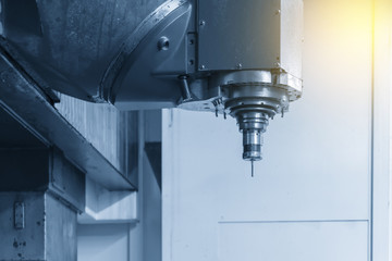 The spindle tilt type 5 axis CNC machine .High technology machining center.