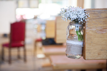 Décoration de mariage à l'église