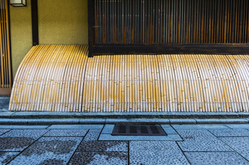 京町屋の犬矢来