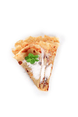 crêpe au sucre sur fond blanc