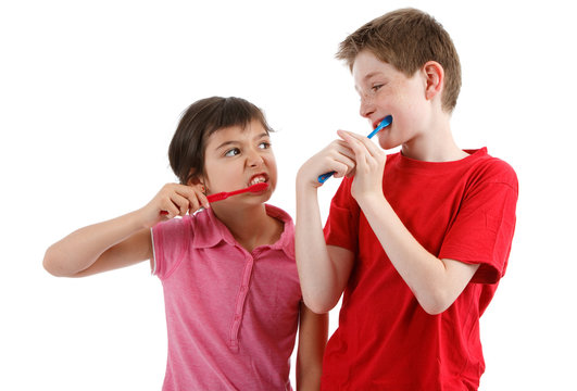 Enfants et brosse à dents concept soin dentaire et hygiène