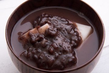 japanese rice cake with sweet red beans
