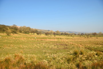 Fototapeta na wymiar The beautiful Peak District countryside near Castleton, Derbyshire