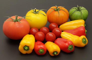 Tomates cerise, anciennes variétés de tomates, poivrons miniature, 