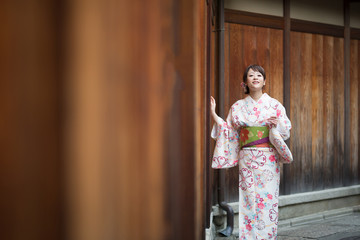 Fototapeta na wymiar 京都観光・女性
