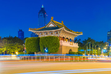 Naklejka premium Taipei cityscape at night