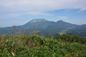 Fototapeta premium 三平山から見た大山