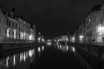 Naklejka premium Brujas noche