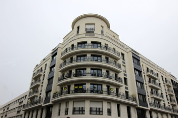 Fototapeta na wymiar Levallois - Immeuble résidentiel