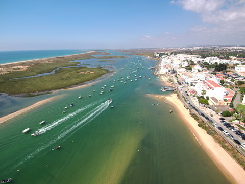 Cabanas de Tavira en Portugal, localidad costera de Tavira en el distrito de Faro, regi&oacute;n del Algarve.Fotografia aerea con Drone