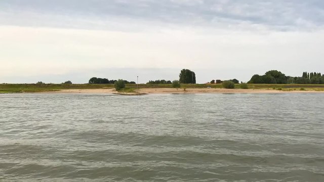 Paseo por el r&iacute;o en los Pa&iacute;ses Bajos, Holanda, Europa