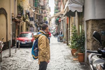 Ein Tourist in Neapel