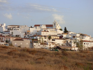 Fototapeta na wymiar Ferragudo (Portugal) pueblo de Lagoa, en el Algarve junto a Portimao