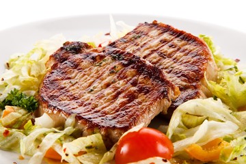 Grilled steak with vegetables 