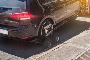 Evacuation of an incorrectly parked car