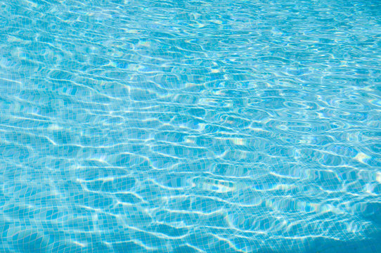 The waves in the swimming pool