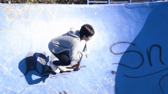 Con el scooter en la bowl