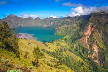 Fototapeta na wymiar View of the caldera of Gunung Rinjani volcano