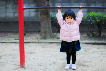 Fototapeta premium 公園遊んでいる子供