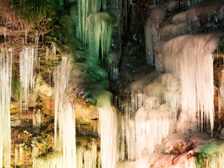 ライトアップされた三十槌の氷柱