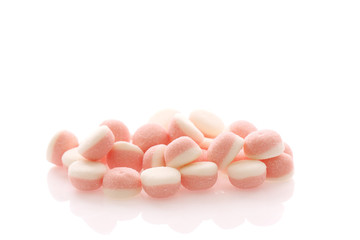 Obraz na płótnie Canvas pink jelly candy isolated in white background