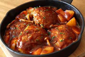 煮込みハンバーグ　Stewed hamburger steak