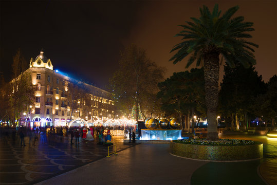 Night on the the Fountain Square, Baku