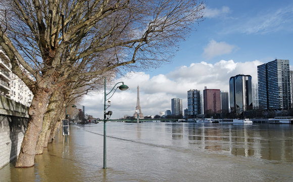 inondation de la Seine sur la voie express George Pompidou