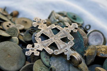 Pendentif ancien gravé du 18e siècle © Biographiste