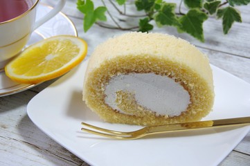 ロールケーキでティータイム
