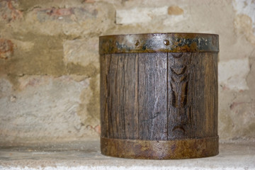 Holzfass im Retrolook