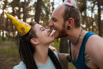 Obraz premium Couple love joke party fun nature picnic concept. Happy together. Travel lifestyle.