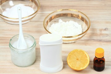 Antibacterial natural homemade deodorant,  coconut oil, sodium bicarbonate, starch, lemon essential oil 
