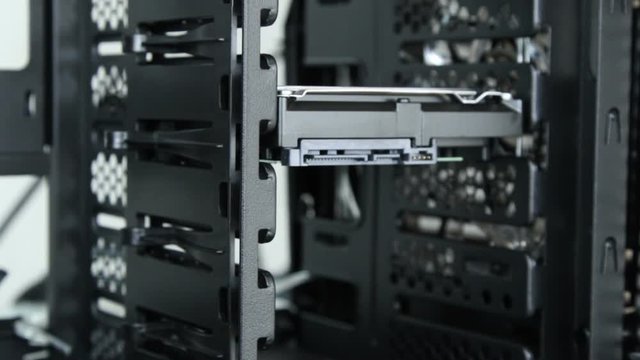 Extraction of the hard drive from the computer case
