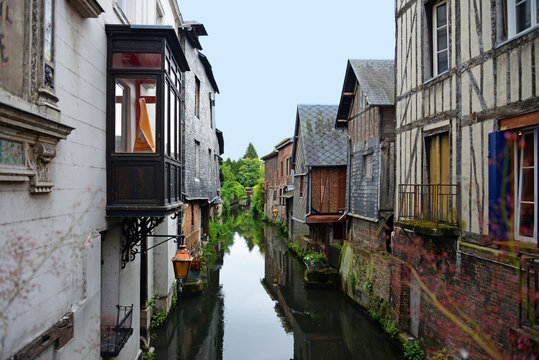 Das romantische Pont-Audemer in der Normandie