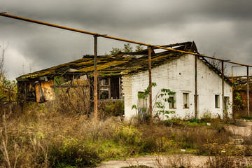 Fototapeta na wymiar abandoned warehouse and industrial buildings and buildings
