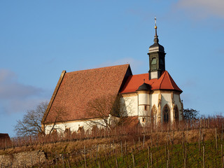 Maria im Weingarten und Weinberge bei Volkach, Unterfanken, Bayern, Deutschland.