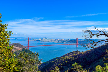 Ausblick auf die Golden Gate Bridge, Marin Headlands, San Francisco im Hintergrund, USA, Kalifornien