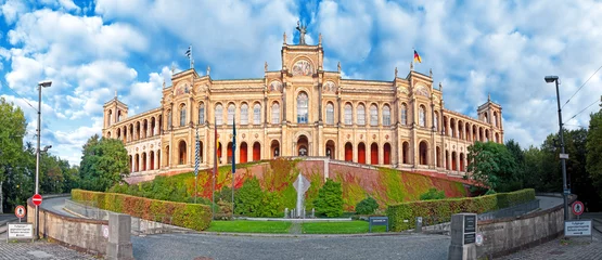 Maximilianeum von München mit Landtag, Bayern  © mojolo