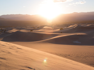 Fototapeta na wymiar Sunset at Mesquite Flat Sand Dunes