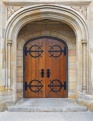 Naklejka premium iron bound wooden doors