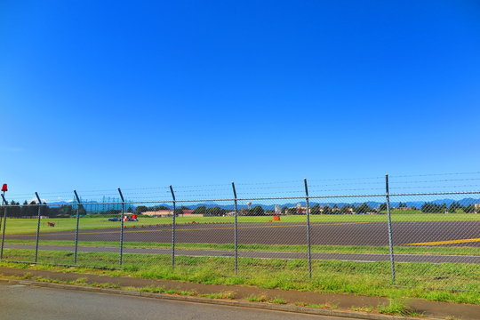 青空と基地の風景7