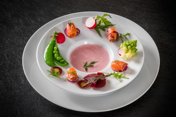 新鮮サラダとディップソース　Fresh salad and dipping sauce