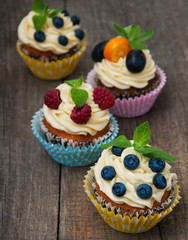 Cupcakes with fresh berries