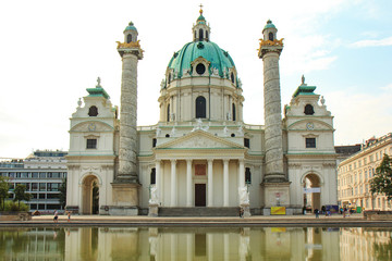 Fototapeta na wymiar die Karlskirche , Wien