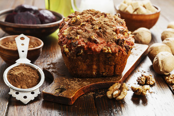 Beetroot pie with walnuts