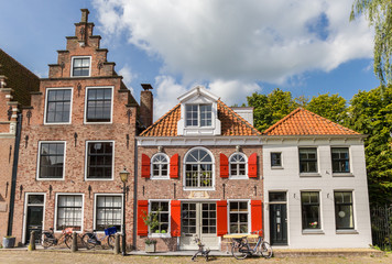 Old houses at the cheese market sqaure in Edam - obrazy, fototapety, plakaty
