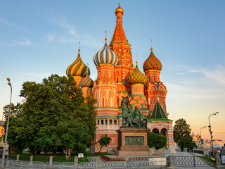 Fototapeta na wymiar The Cathedral of Vasily the Blessed commonly known as Saint Basil's Cathedral, is a church in the Red Square in Moscow, Russia