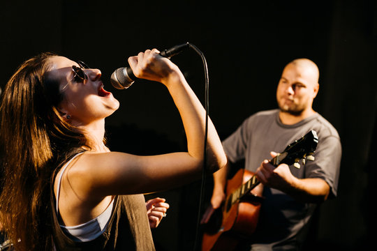 Woman singer